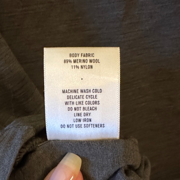 Tracksmith Charcoal Long Sleeve Harrier Tee great condition! - Picture 4 of 10